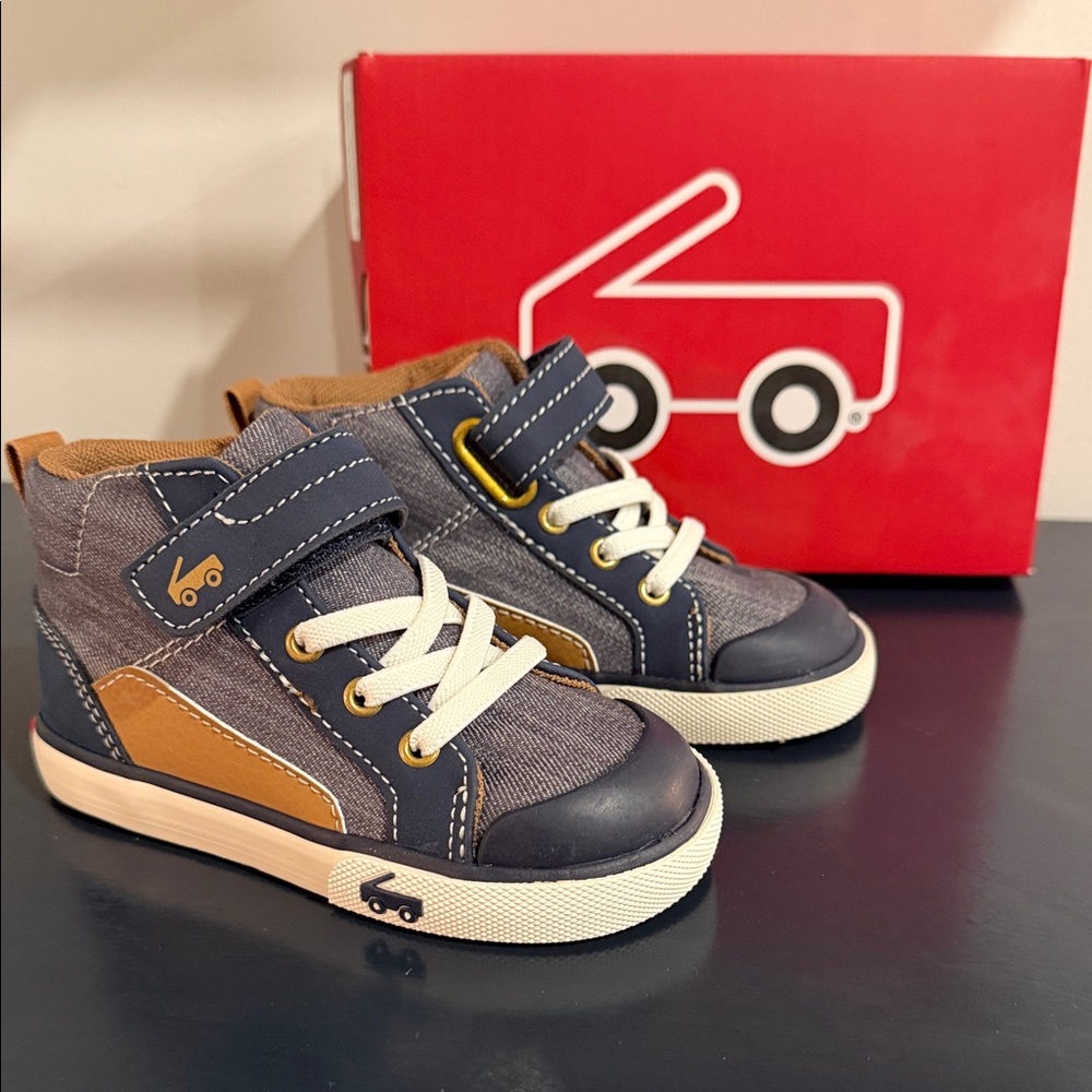 See Kai Run Kids Dayton Sneakers